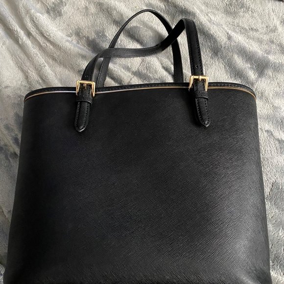 Black and Gold Michael Kors - Picture 2 of 3